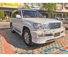 Toyota Land Cruiser Cygnus 02