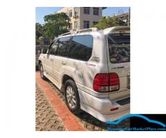 Toyota Land Cruiser Cygnus 02