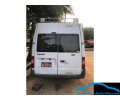 Ford transit လေးပါ ။ ဂီယာဘောက်လဲရမယ်။ကျန်‌‌တာအကုန်‌ေကာင်းတ
