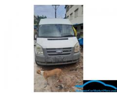Ford transit လေးပါ ။ ဂီယာဘောက်လဲရမယ်။ကျန်‌‌တာအကုန်‌ေကာင်းတ