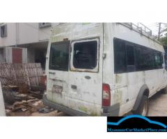 Ford transit လေးပါ ။ ဂီယာဘောက်လဲရမယ်။ကျန်‌‌တာအကုန်‌ေကာင်းတ